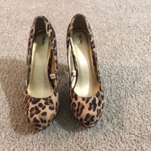 Cute print heels!